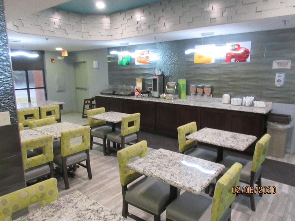 Quality Inn & Suites Montgomery East Carmichael Rd Экстерьер фото