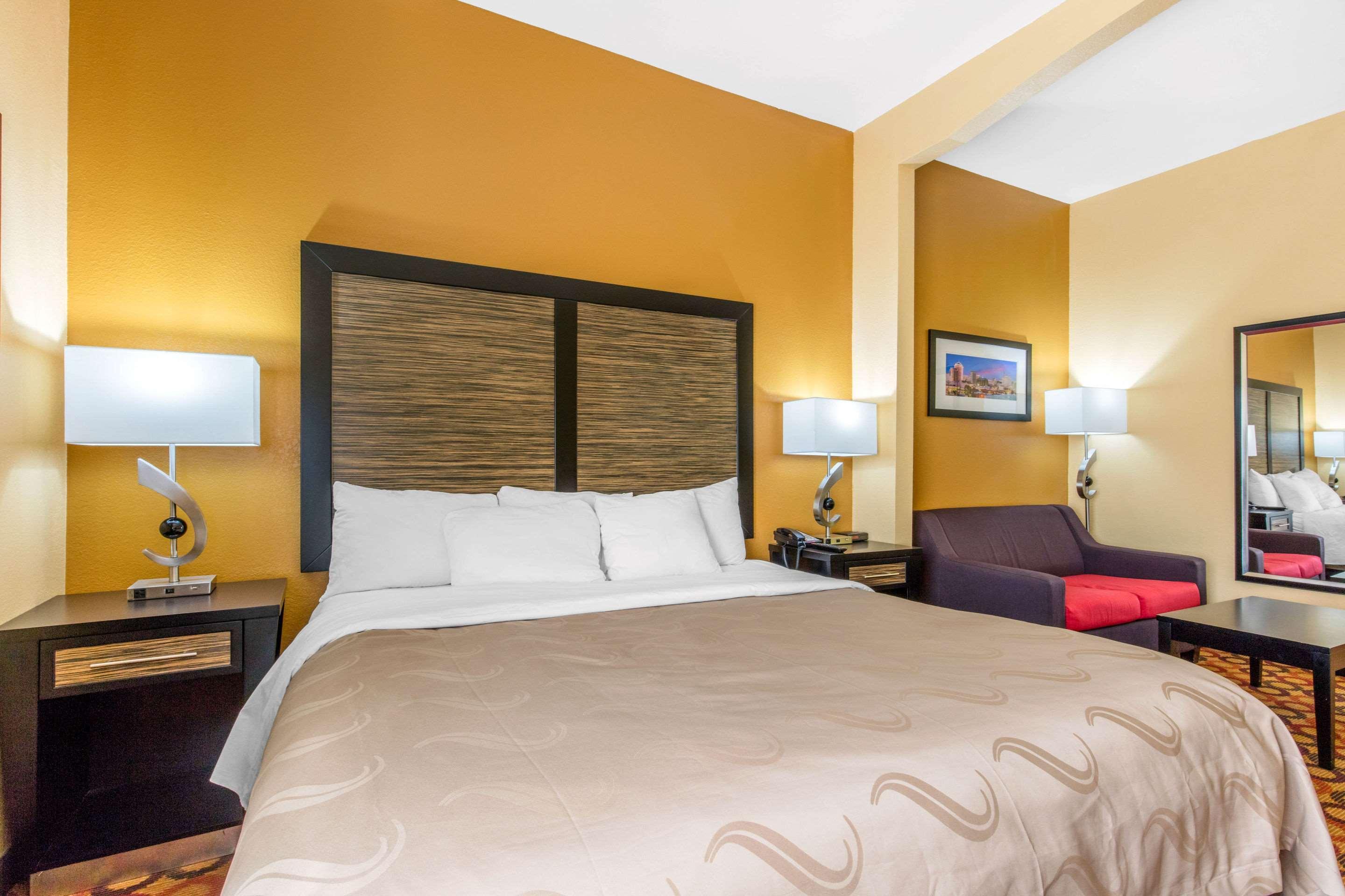Quality Inn & Suites Montgomery East Carmichael Rd Экстерьер фото