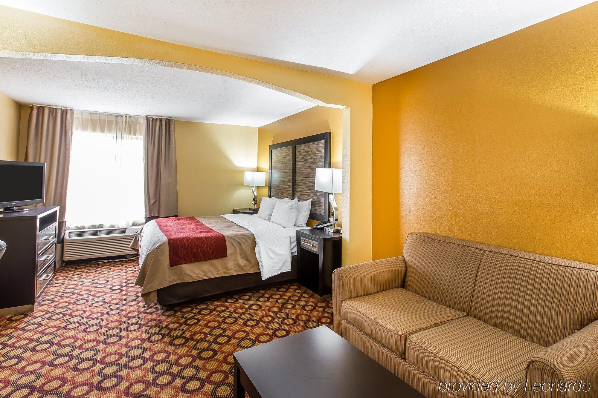 Quality Inn & Suites Montgomery East Carmichael Rd Экстерьер фото